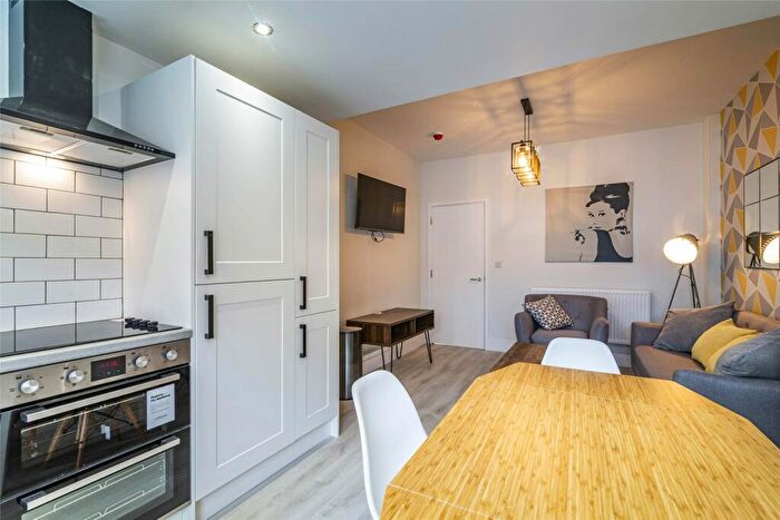 4 Bedroom Terraced House To Rent In Hart Street, NG7