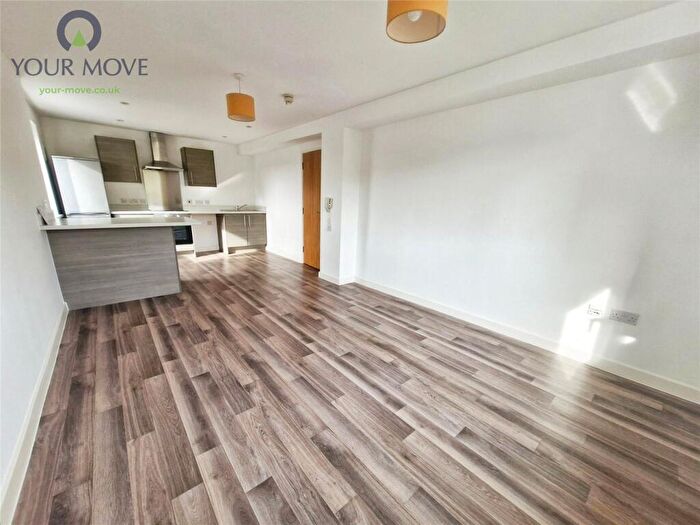 2 Bedroom Flat To Rent In Parkwood Court, Parkwood Rise, Keighley, BD21