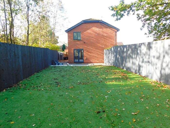 3 Bedroom Detached House For Sale In Maltby Court, Lees, Oldham, OL4