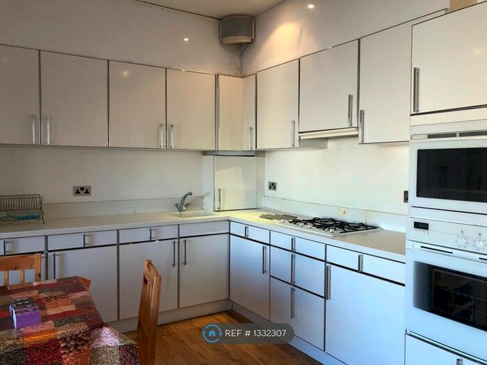 1 Bedroom Flat To Rent In Premier Lodge, London, N3