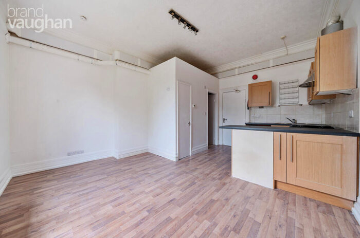 Flat To Rent In Preston Road, Brighton, East Sussex, BN1