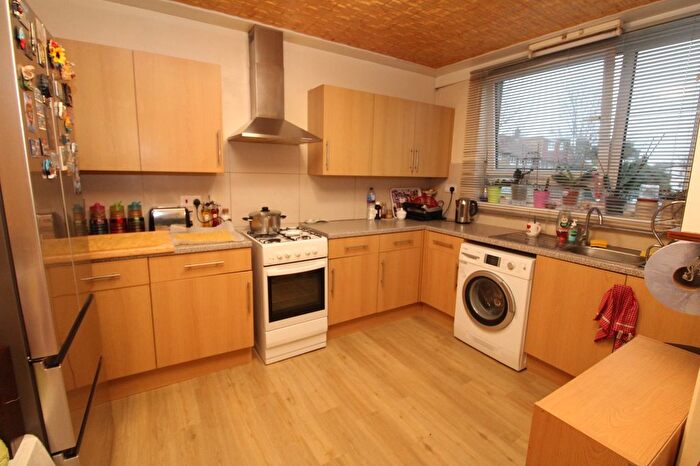 3 Bedroom Maisonette To Rent In Polecroft Lane, London, SE6