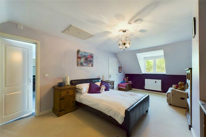 5 Bedroom Detached House For Sale In Stone Hill, St. Neots, Cambridgeshire, PE19