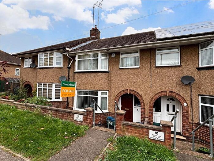 3 Bedroom Terraced House For Sale In Fairway, Kingsley, Northampton, NN2