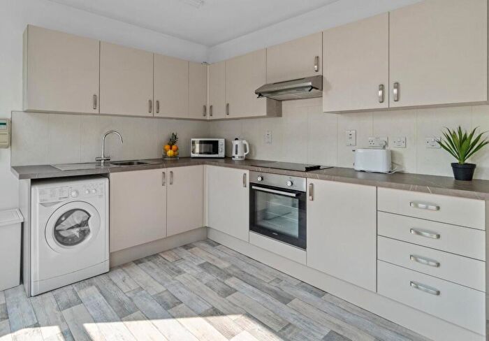 13 Bedroom House To Rent In Queen Anne Terrace, Plymouth, PL4