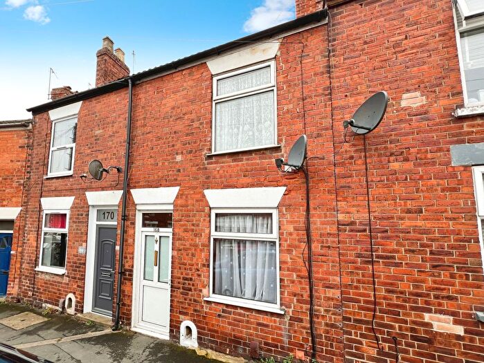 4 Bedroom Terraced House For Sale In Dudley Road, Grantham, NG31