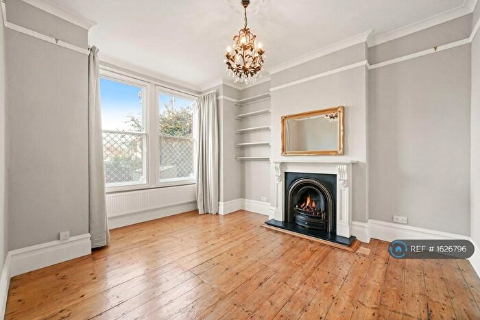 1 Bedroom Flat To Rent In Priory Road Crouch End, London, N8