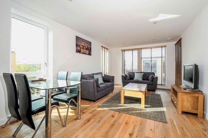 2 Bedroom Flat To Rent In Eltringham Street, London, SW18