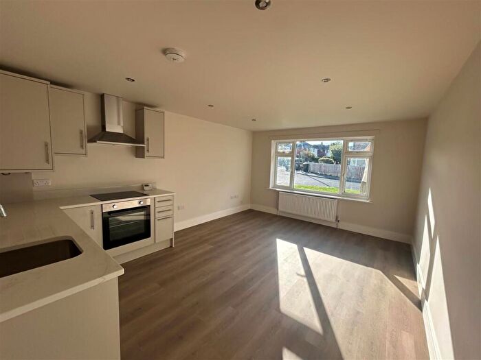 Detached House To Rent In Deanwood House, Allerton, Bradford, BD15