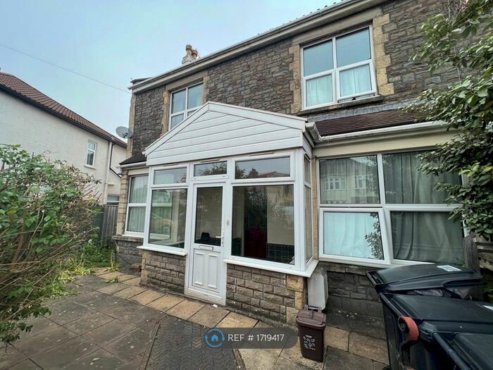 7 Bedroom Terraced House To Rent In North Devon Road, Bristol, BS16