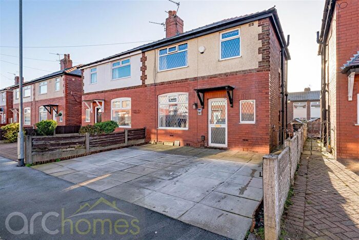 2 Bedroom Semi-Detached House For Sale In Worthing Grove, Atherton, Manchester, M46