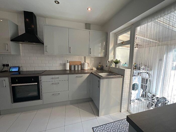 3 Bedroom Terraced House For Sale In Hood Road, South Hornchurch, Essex, RM13