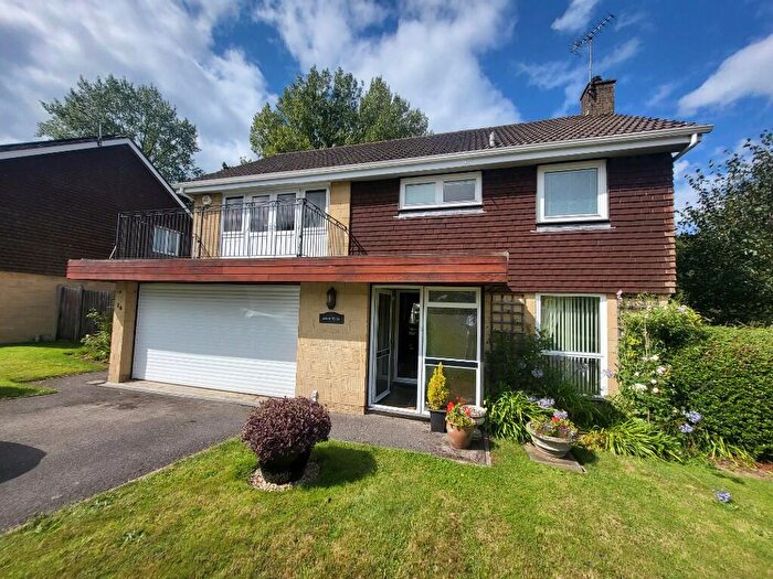 4 Bedroom Detached House For Sale In Mill Rise, Bourton, Dorset, SP8