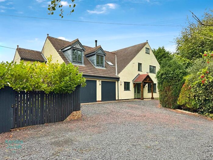 4 Bedroom Detached House For Sale In Ravencroft Lane, Beckingham, Doncaster, DN10