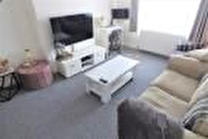 1 Bedroom Flat To Rent In Eastern Avenue, Ilford, IG2