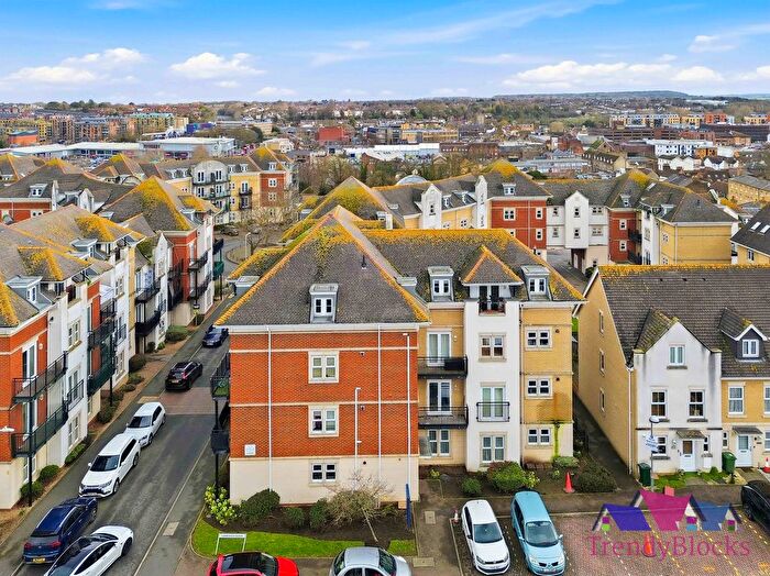 2 Bedroom Flat For Sale In Crawford Avenue, Dartford, DA1