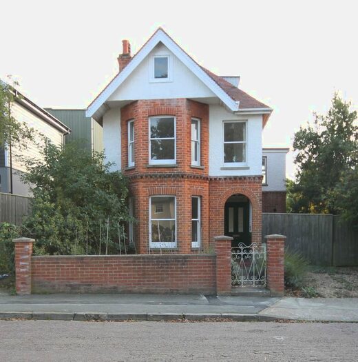 4 Bedroom Detached House To Rent In Fairy Road, Seaview PO34