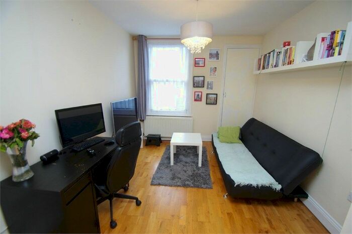 1 Bedroom Flat To Rent In St Albans Road, Watford, WD17