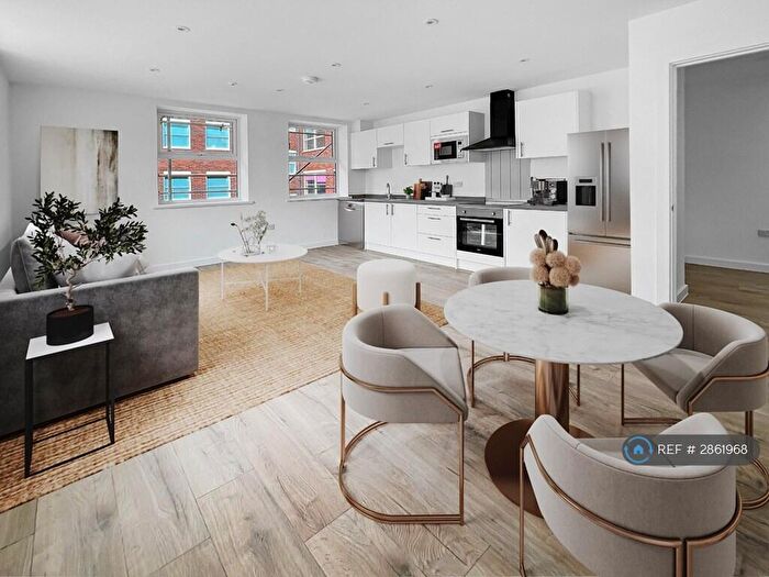 2 Bedroom Flat To Rent In Oriel House, Northampton, NN1