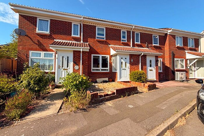 2 Bedroom Terraced House For Sale In Botley Gardens, Southampton, SO19