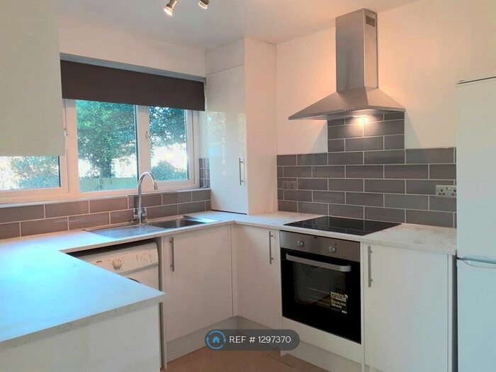 1 Bedroom Flat To Rent In Egmont Road, Sutton SM2