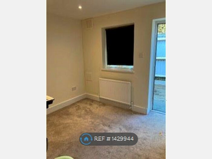 Studio To Rent In Herne Hill, London, SE24