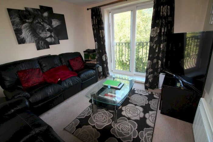 2 Bedroom Flat To Rent In Apartment, Thorncliffe House, Witney Close, NG5