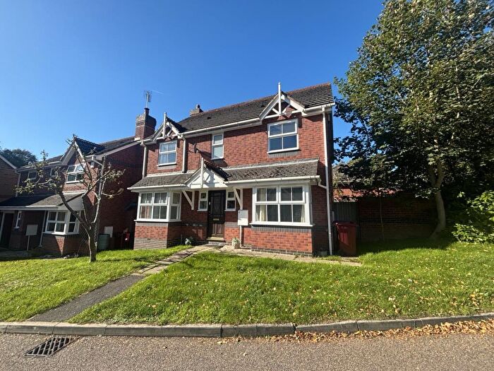 4 Bedroom Detached House To Rent In Rhigos, Emmer Green, RG4
