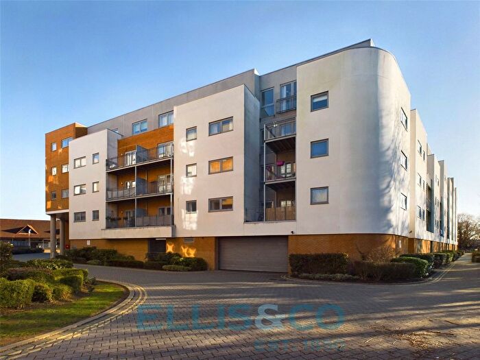2 Bedroom Flat For Sale In Orchid Court, Sovereign Way, Tonbridge, TN9