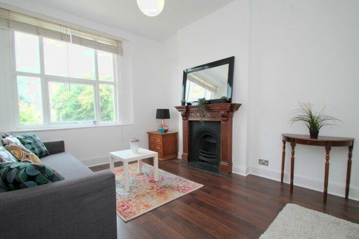 2 Bedroom Flat To Rent In Burnt Ash Hill, London, SE12