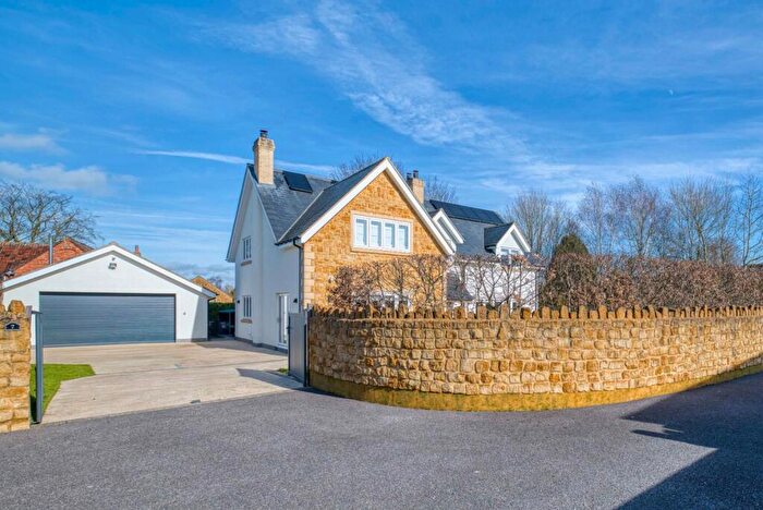 5 Bedroom Detached House For Sale In A Quiet Close Just Off South Street, BA7