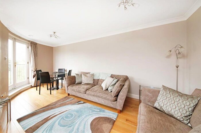 2 Bedroom Apartment To Rent In Island Row, Limehouse, E14