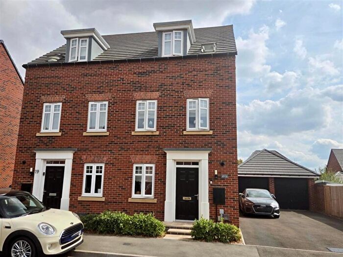 3 Bedroom Semi-Detached House For Sale In Hewers Way, Edwinstowe, Mansfield, NG21