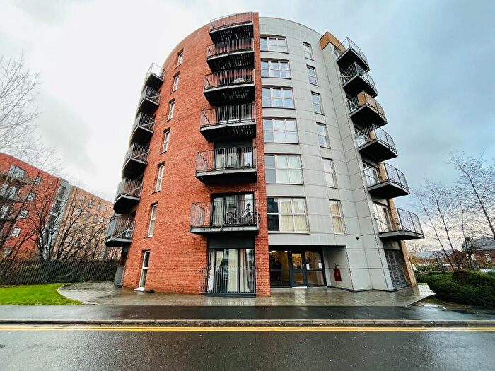 2 Bedroom Flat To Rent In Stillwater Drive, Manchester, M11