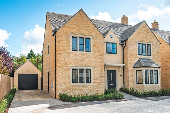 5 Bedroom Detached House For Sale In Grove Court, Station Road, GL54