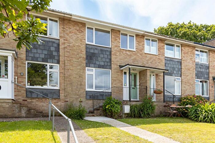 3 Bedroom Terraced House To Rent In Queens Road, Cowes, PO31