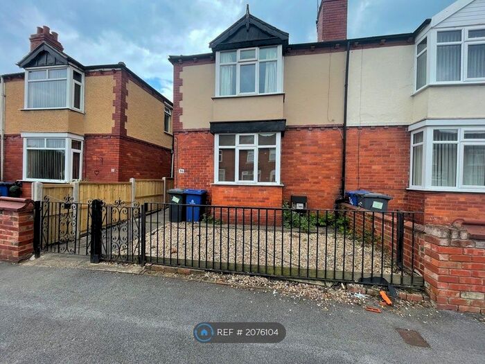 3 Bedroom Semi-Detached House To Rent In Ferrers Road, Doncaster, DN2