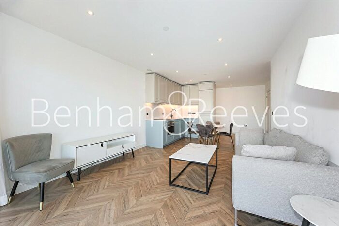 1 Bedroom Apartment To Rent In Heritage Walk, Kingston Upon Thames, KT1
