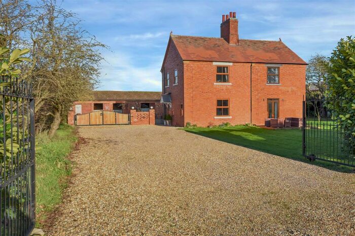 4 Bedroom Detached House For Sale In Langford Moor, Coddington, Newark, NG24