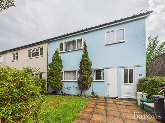 3 Bedroom End Of Terrace House For Sale In Dudley Close, Basingstoke, RG23