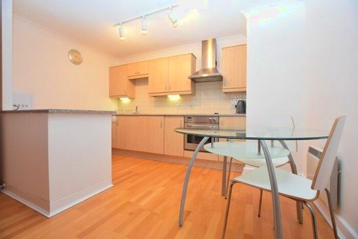 2 Bedroom Flat To Rent In Pinsent, Sheffield, S3