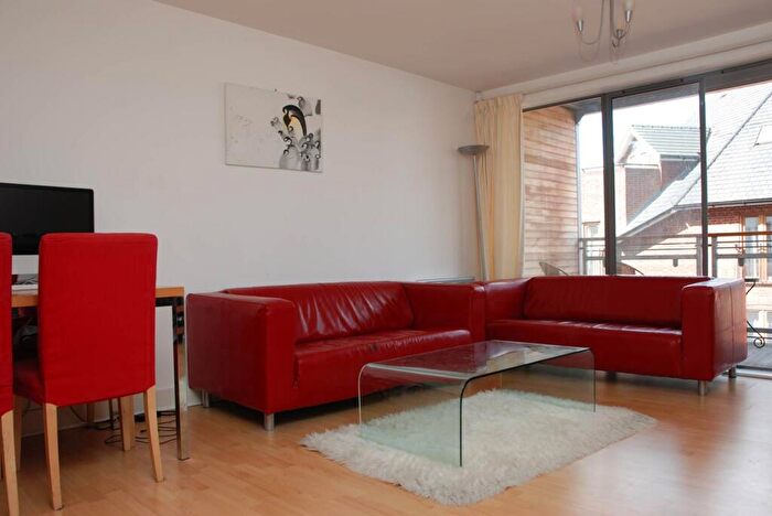 2 Bedroom Flat To Rent In Avante Court, Kingston, Kingston Upon Thames, KT1