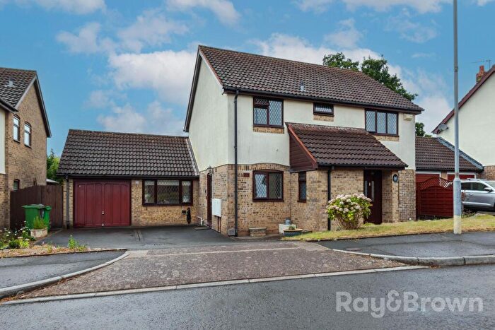 4 Bedroom Detached House For Sale In Pickwick Close, Thornhill, Cardiff, CF14