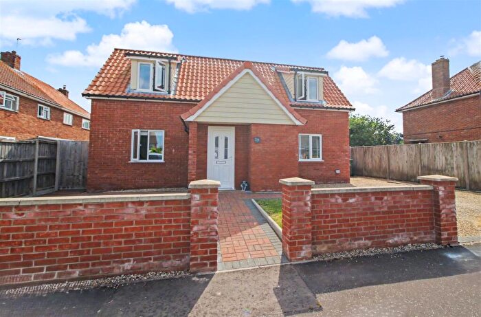 3 Bedroom Chalet For Sale In Addison Close, Coltishall, Norwich, NR12