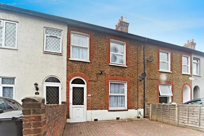 3 Bedroom Terraced House For Sale In Queens Road, Croydon, Surrey, CR0