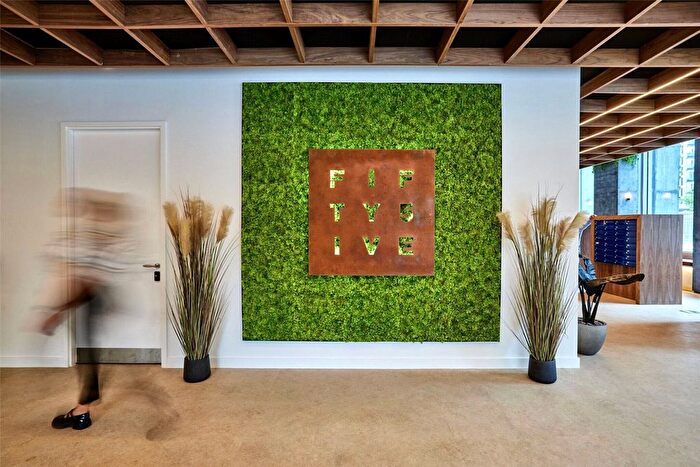 1 Bedroom Flat To Rent In Fifve, Queen Street, Salford, M3