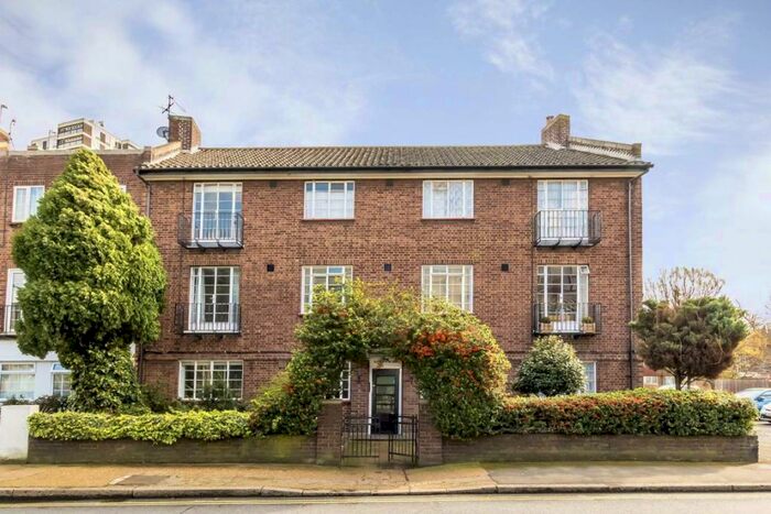 1 Bedroom Flat To Rent In Wyndham Road, Camberwell, SE5