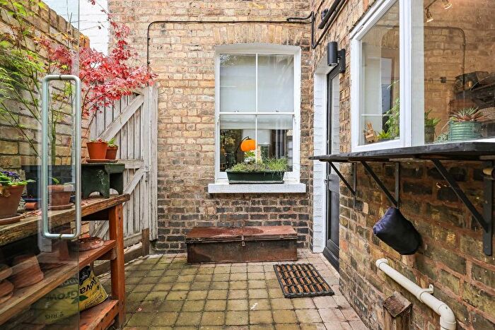 2 Bedroom Terraced House For Sale In Ainsworth Street, Cambridge, CB1