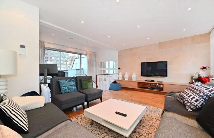 4 Bedroom Town House To Rent In Norfolk Crescent, London, W2