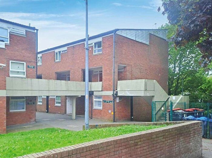 3 Bedroom Maisonette For Sale In Meadowlea, Madeley, Telford, TF7